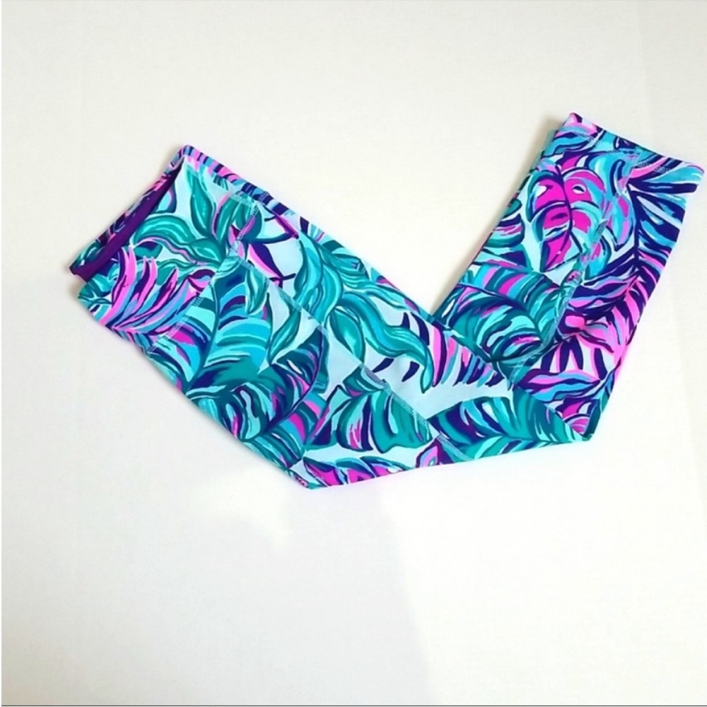 Lilly Pulitzer leaf tropical print has pocket. - Picture 4 of 7